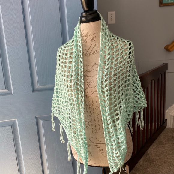 Handmade crochet mint green wrap shawl - Picture 4 of 6